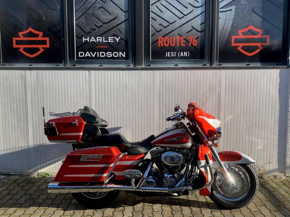 Harley-Davidson 1800 Electra Glide Ultra Classic (2009 - 11) - FLHTCUSE