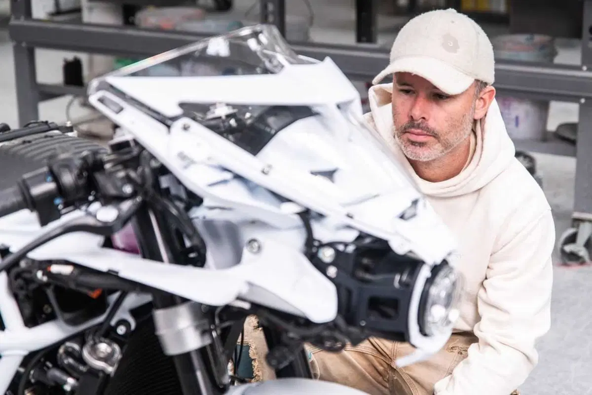 La Superveloce si fa opera d'arte con Arsham [GALLERY] (23)