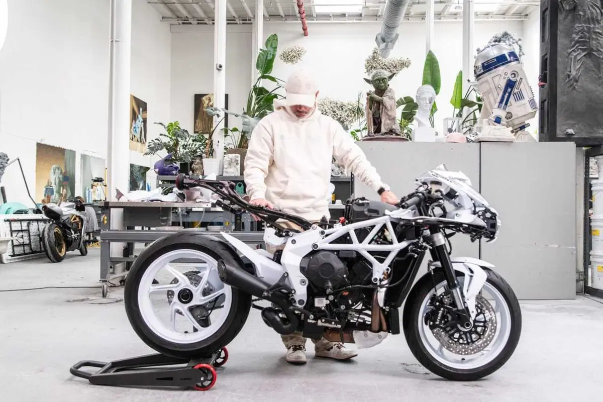 La Superveloce si fa opera d'arte con Arsham [GALLERY] (24)