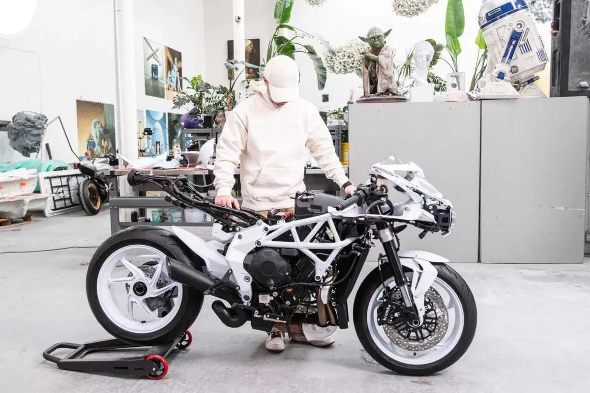 La Superveloce si fa opera d'arte con Arsham [GALLERY] (25)