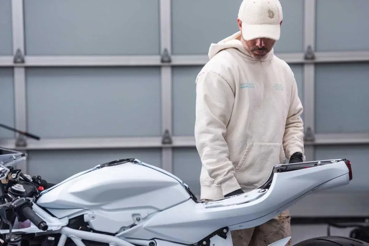 La Superveloce si fa opera d'arte con Arsham [GALLERY] (42)