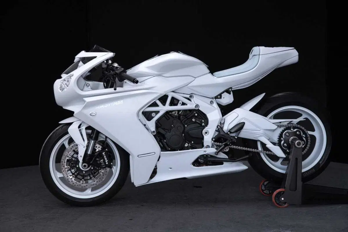 La Superveloce si fa opera d'arte con Arsham [GALLERY] (47)