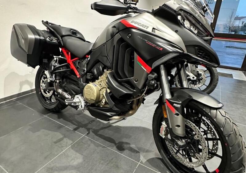 Vendo Ducati Multistrada V4 S Grand Tour 2024 nuova a Arezzo