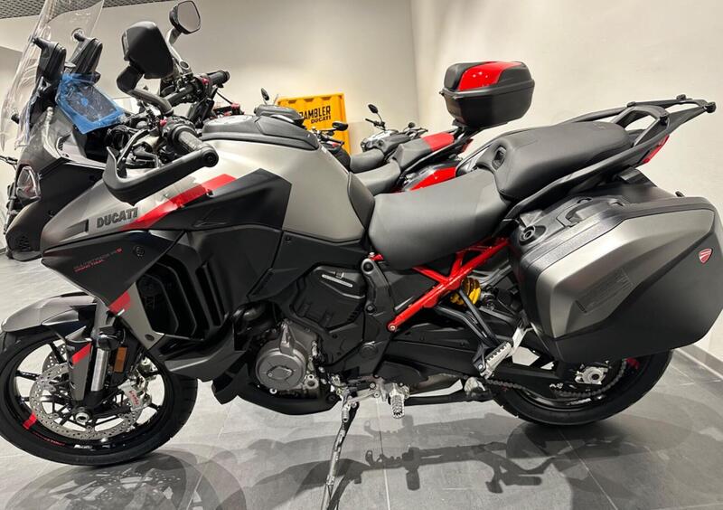 Vendo Ducati Multistrada V4 S Grand Tour 2024 nuova a Arezzo