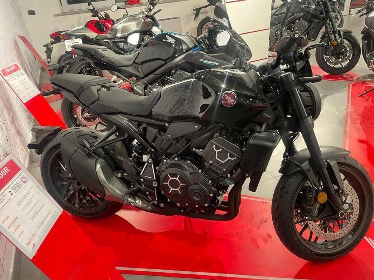 Vendo Honda CB 1000 R Black Edition (2021 - 24) Nuova A Legnano (codice ...