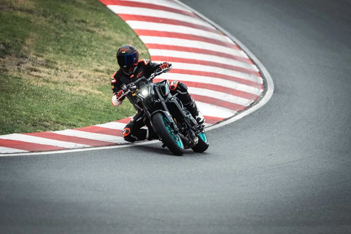Bridgestone Battlax S23: Crescita costante (2)