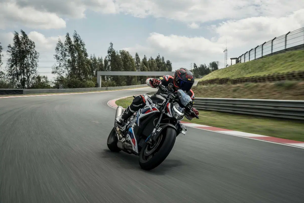 Bridgestone Battlax S23: Crescita costante (4)