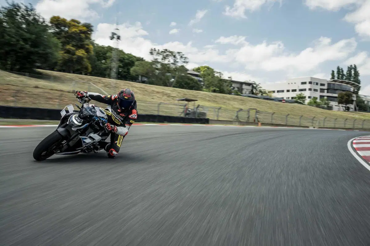 Bridgestone Battlax S23: Crescita costante (8)