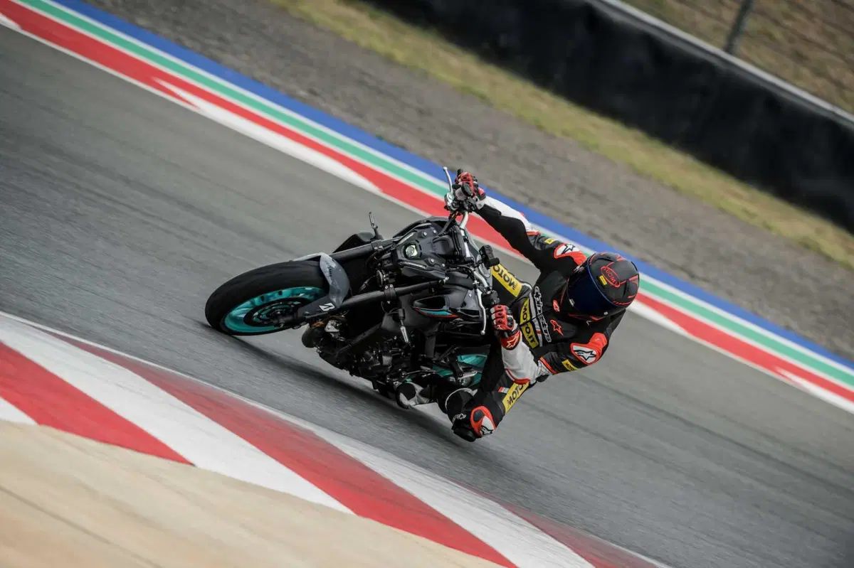 Bridgestone Battlax S23: Crescita costante (10)