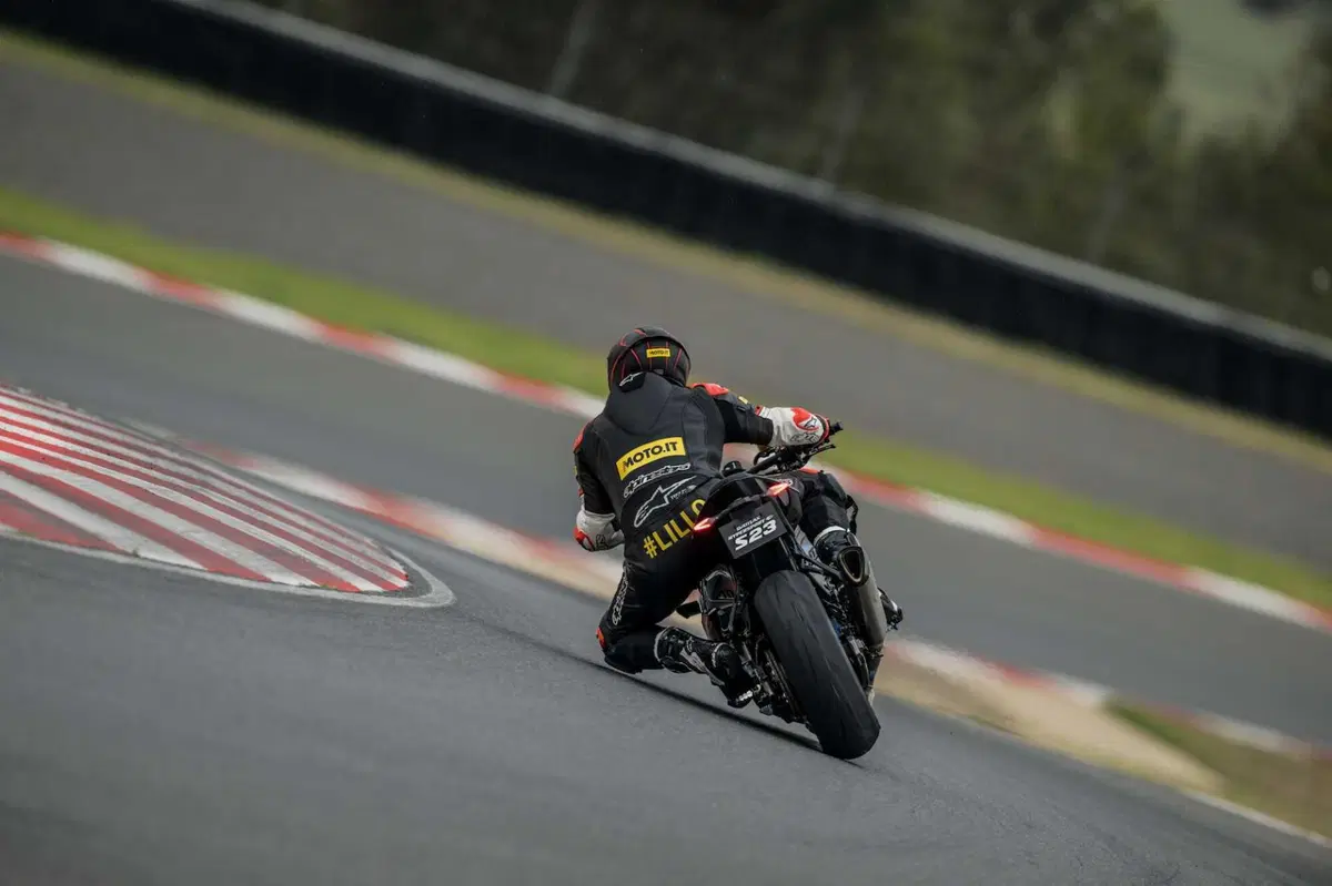Bridgestone Battlax S23: Crescita costante (12)