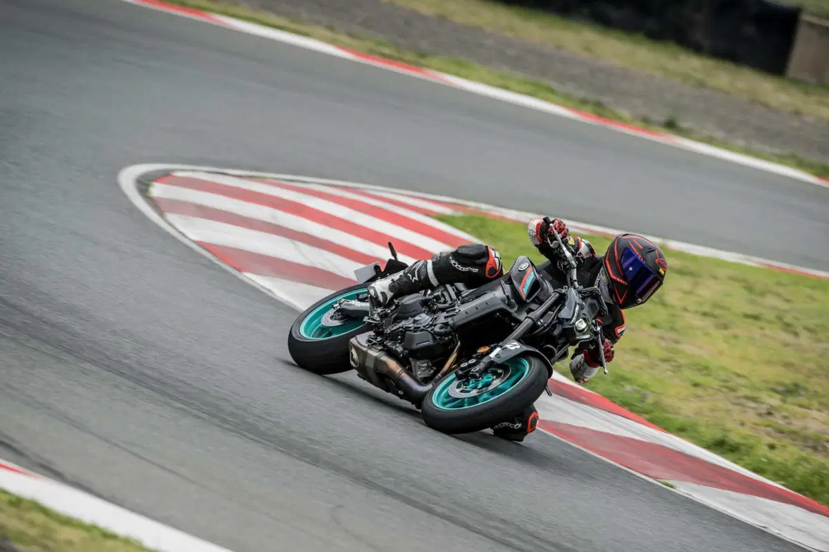 Bridgestone Battlax S23: Crescita costante (15)