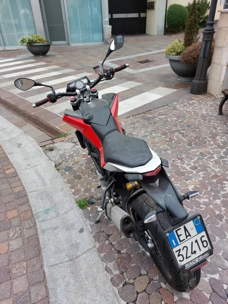 Husqvarna Nuda 900 R (2011 - 13) (4)