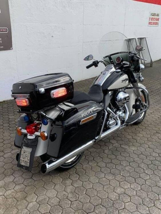 Harley-Davidson Electra Glide Police (2015 - 16) - FLHTP (2)