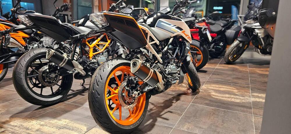 KTM 125 Duke (2021 - 23) (4)