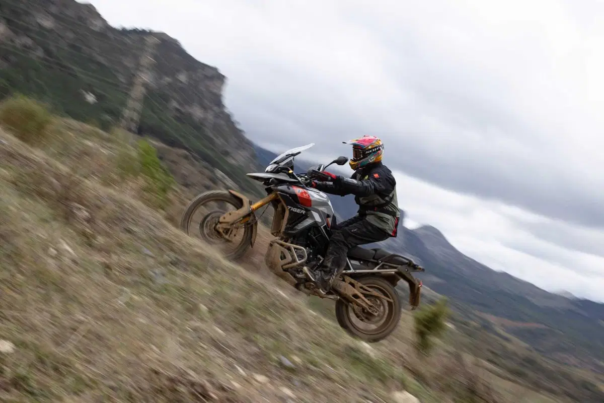 Triumph Tiger 900 Rally Pro 2024 TEST: 108 cavalli da godere (anche) in fuoristrada (6)