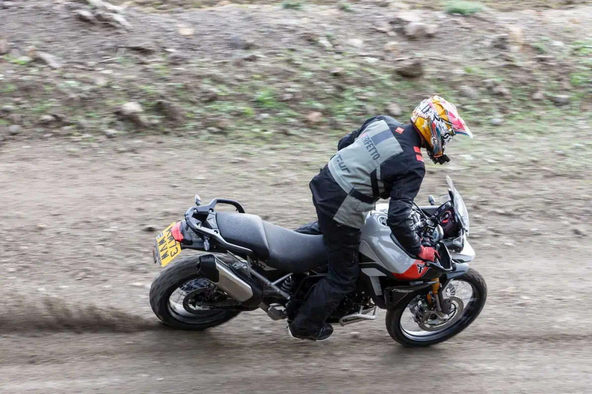 Triumph Tiger 900 Rally Pro 2024 TEST: 108 cavalli da godere (anche) in fuoristrada (9)