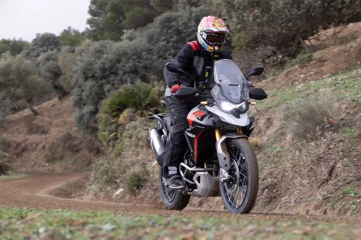 Triumph Tiger 900 Rally Pro 2024 TEST: 108 cavalli da godere (anche) in fuoristrada (12)