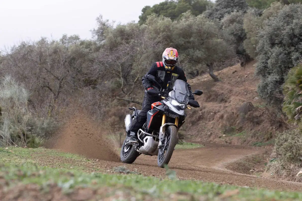 Triumph Tiger 900 Rally Pro 2024 TEST: 108 cavalli da godere (anche) in fuoristrada (13)
