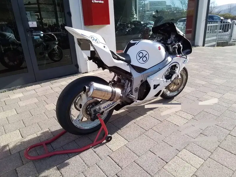 Suzuki GSX R 750 (1999 - 03) (8)