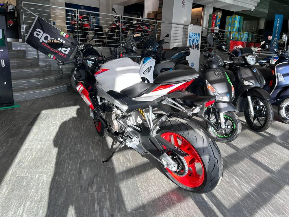 Aprilia Tuono 660 Factory (2022 - 24) (3)