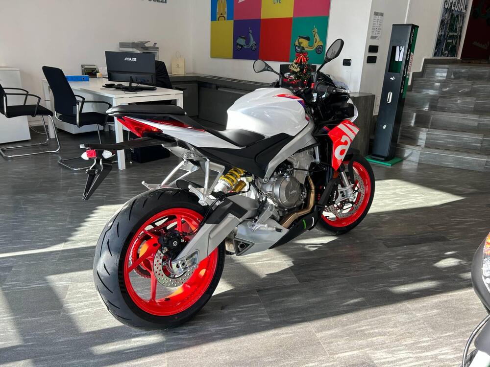 Aprilia Tuono 660 Factory (2022 - 24) (4)