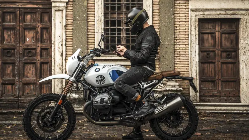 Natale 2023. 19 dicembre, un'idea regalo al giorno per motociclisti: Stylmartin