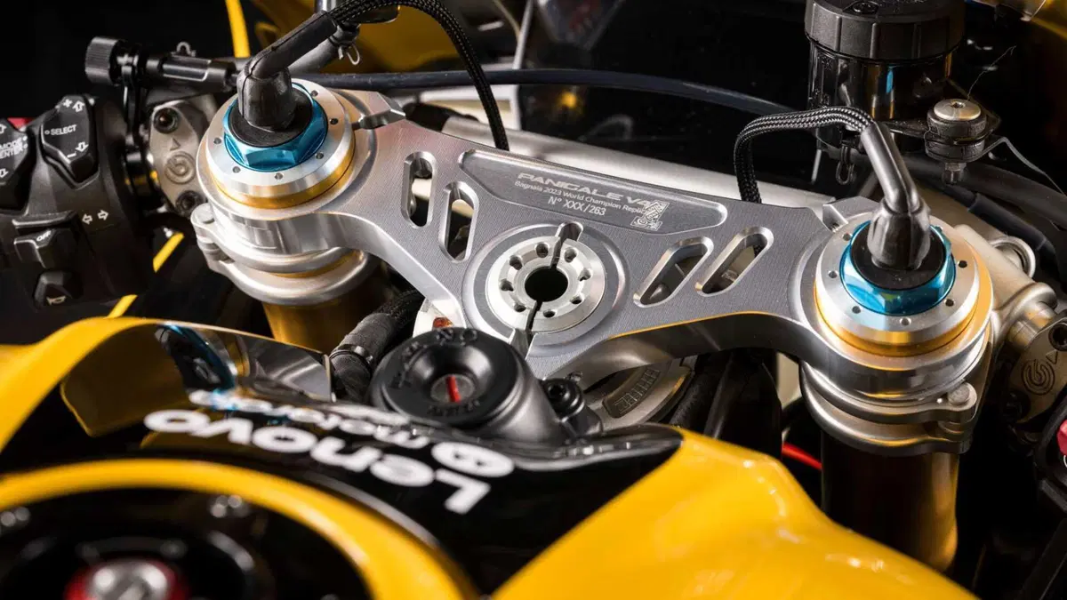 Ducati Panigale V4 Panigale V4 Bagnaia 2023 World Champion Replica (2024) (5)