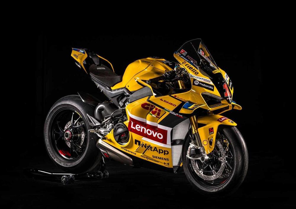 Ducati Panigale V4 Bagnaia 2023 World Champion Replica (2024) (2)