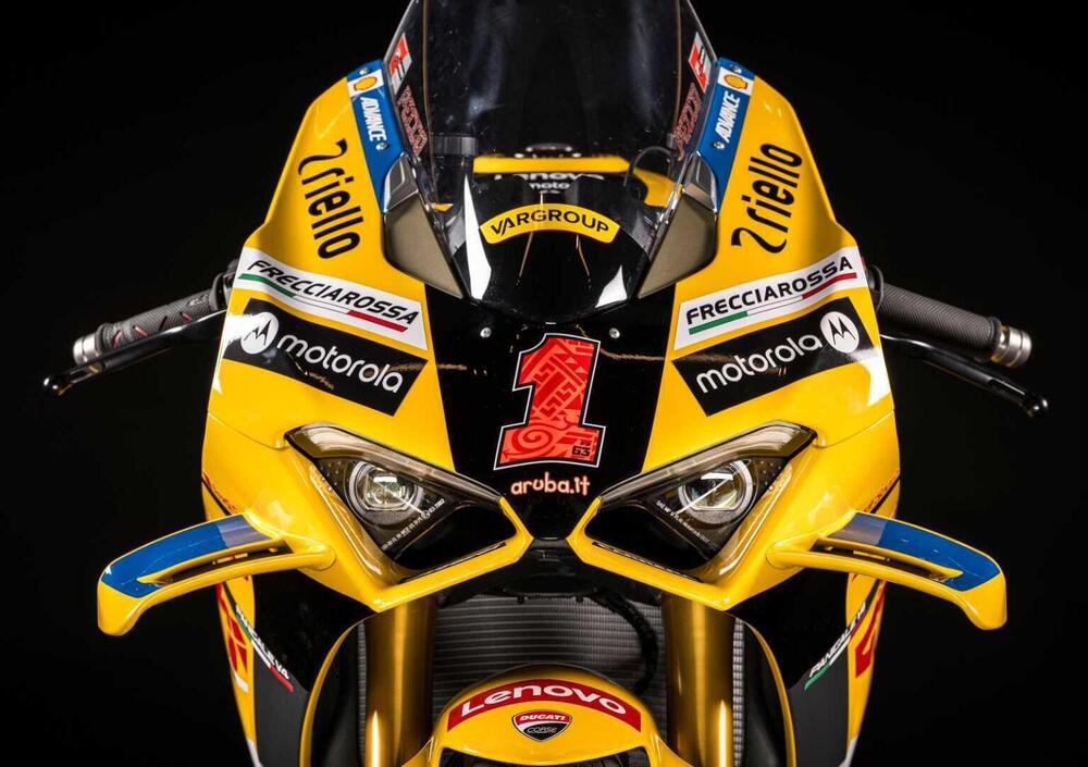 Ducati Panigale V4 Bagnaia 2023 World Champion Replica (2024) (3)