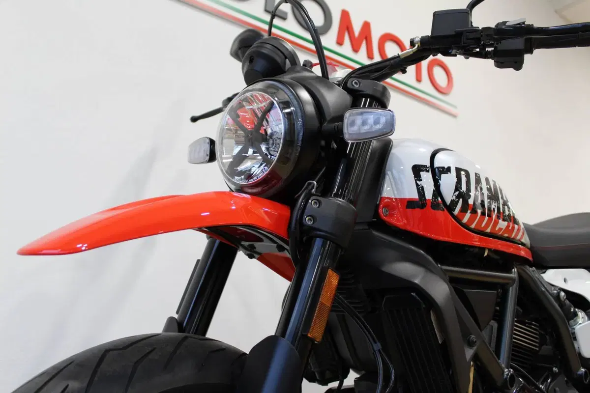 Ducati Scrambler 800 Urban Motard (2022) (7)