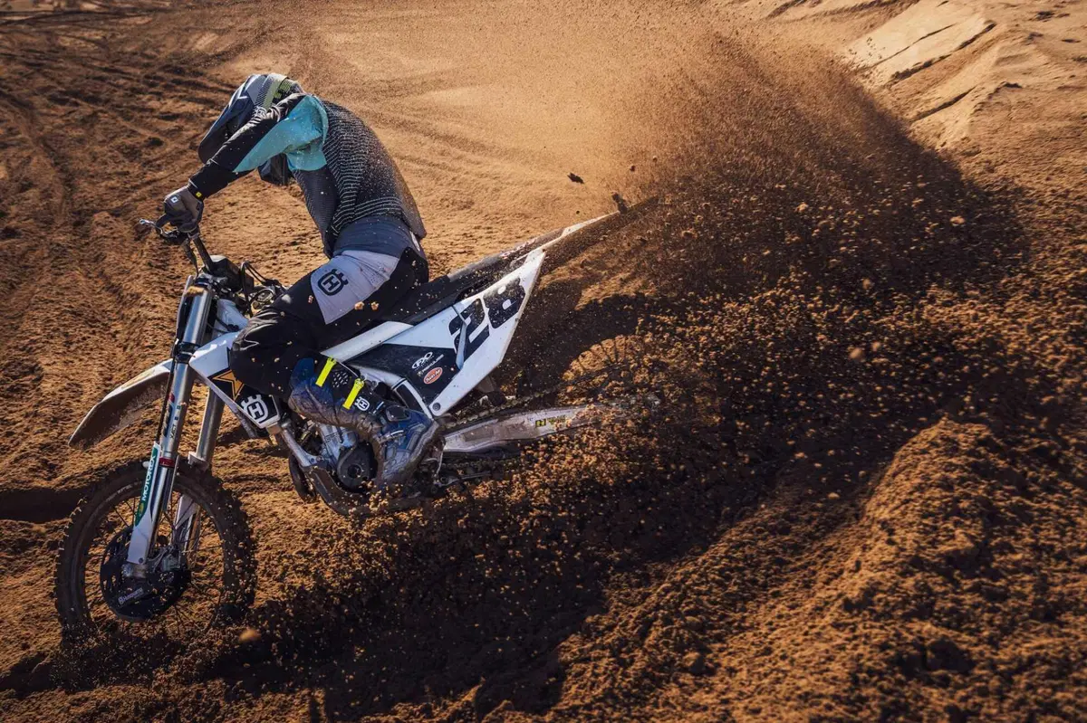 Husqvarna Motorcycles presenta la FC 250 Rockstar Edition e la FC 450 Rockstar Edition  (3)
