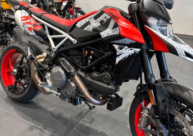 Vendo Ducati Hypermotard 950 RVE 2022 24 nuova a Arezzo