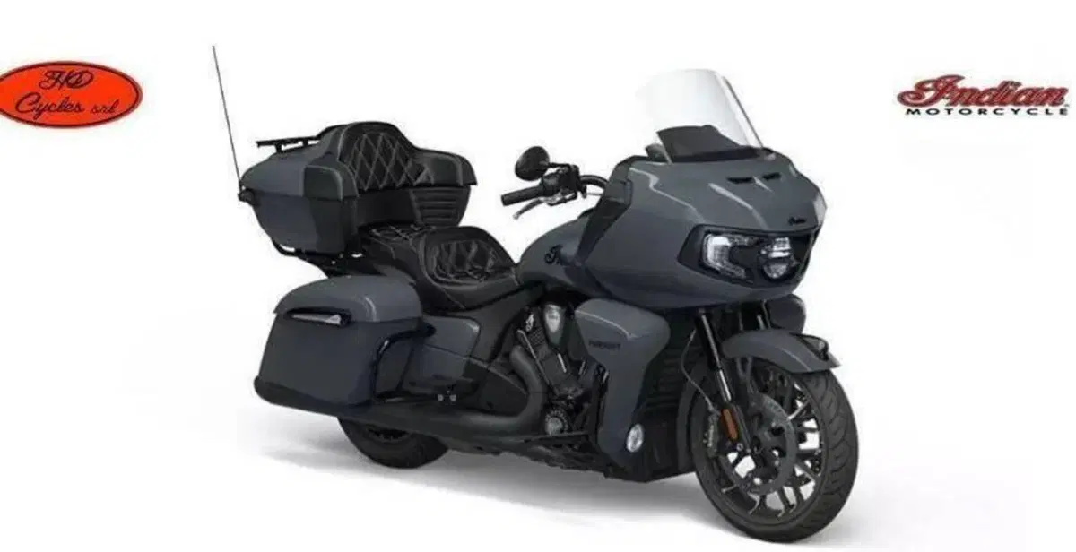 Indian Pursuit 1768 Dark Horse (2022 - 25) (4)