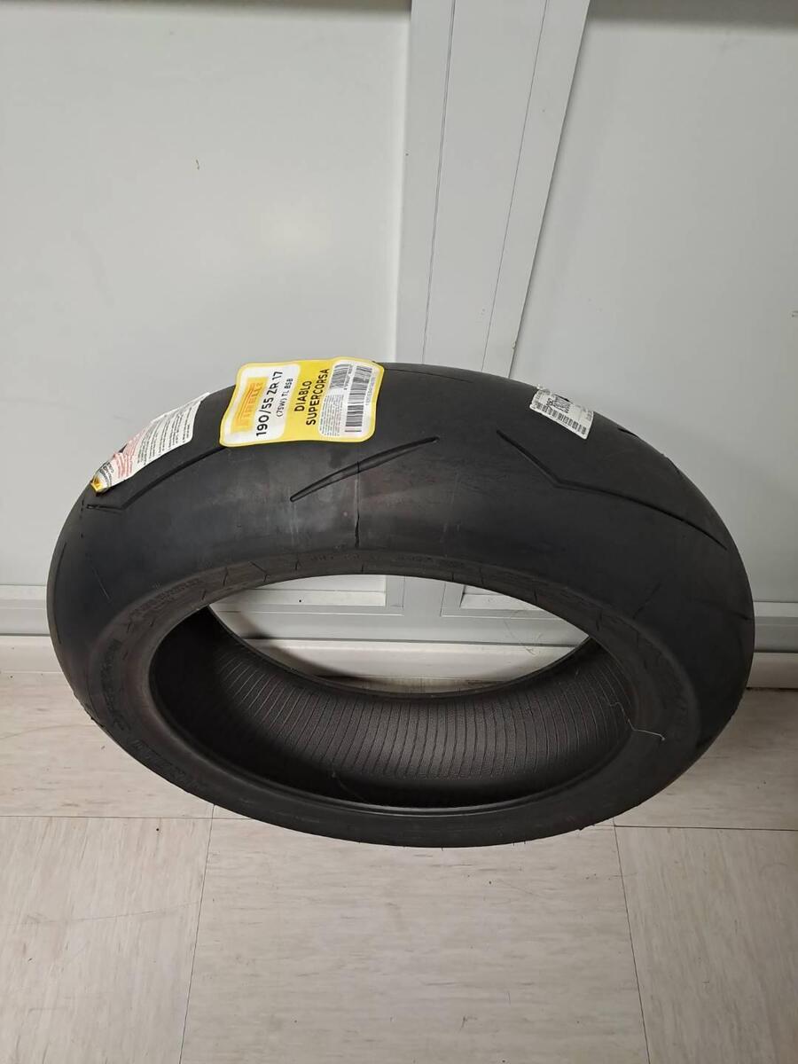 Pneumatico Moto Pirelli Diablo Supercorsa BSB Alte Prestazioni