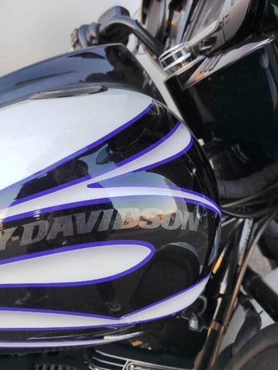 Harley-Davidson 1800 Street Glide (2016 - 17) - FLHXSE (5)