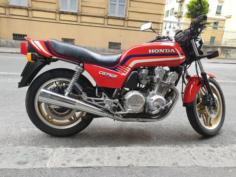 Honda cb750f