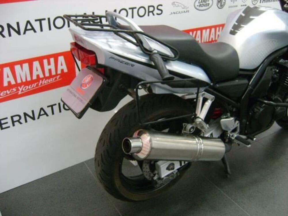 Yamaha FZS 600 Fazer (2002 - 03) (5)