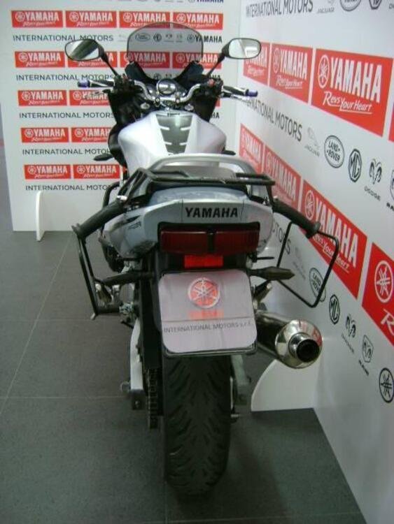 Yamaha FZS600 FAZER (4)