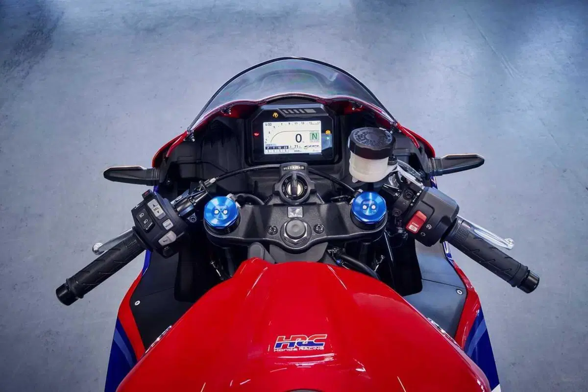 Honda CBR600RR 2024: svelato il prezzo! (5)