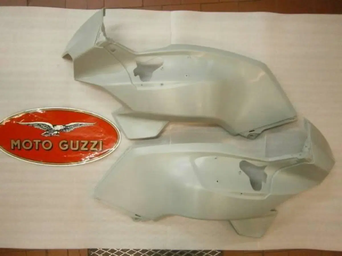CARENE LATERALI GREZZE V100 Mandello Moto Guzzi