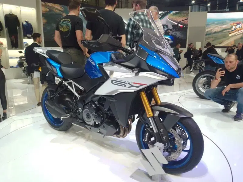 Suzuki GSX-S1000GX Touring (2024 - 26) (6)