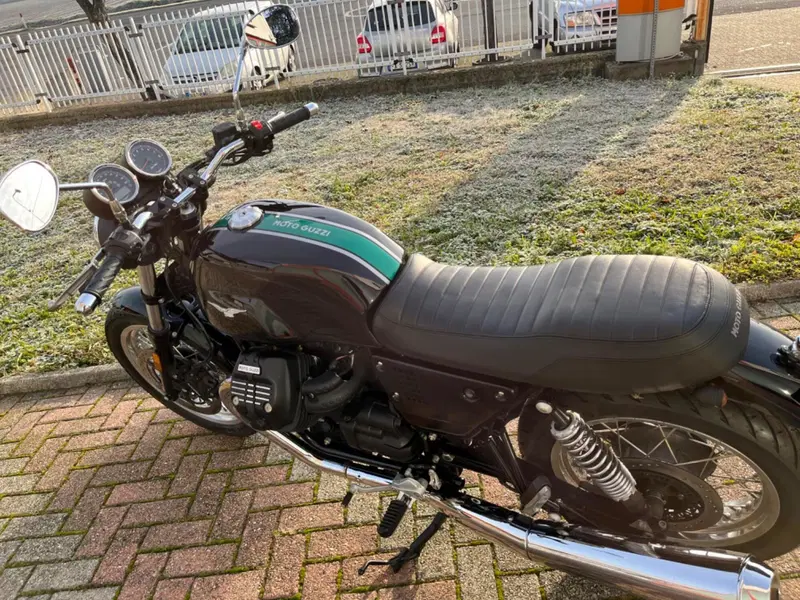 Moto Guzzi V7 III Special (2017 - 20) (11)