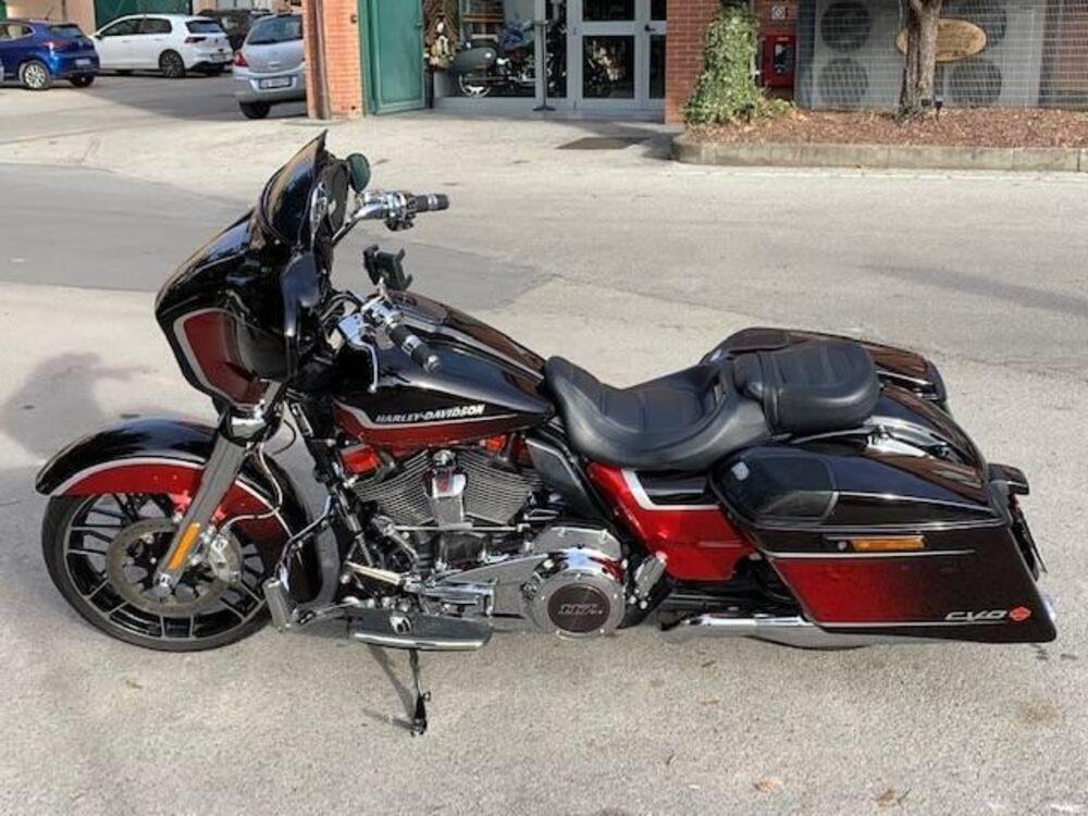 Harley-Davidson 117 Street Glide (2021) - FLHXSE (4)