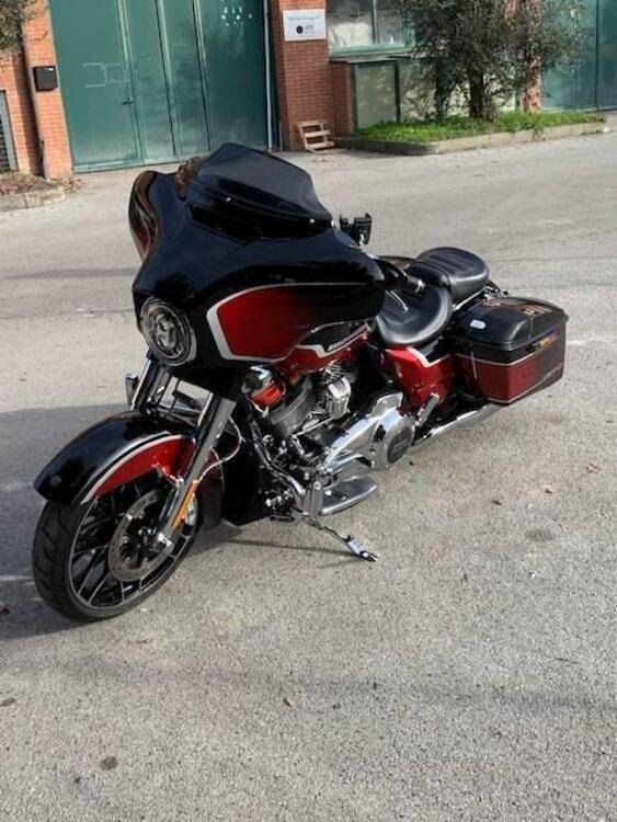 Harley-Davidson 117 Street Glide (2021) - FLHXSE (5)