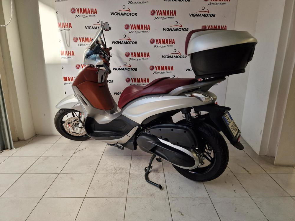 Piaggio Beverly 350 SportTouring ie ABS (2011 - 17) (3)