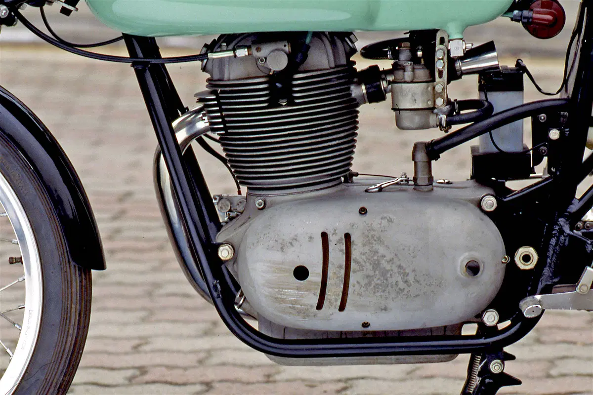 Ieri e oggi: come sono cambiati i motori motociclistici