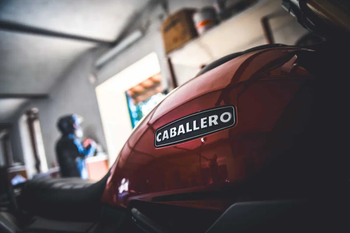 Nico Cereghini e il Perfetto provano la Fantic Caballero 700! SPECIAL TEST su strada e in off (6)
