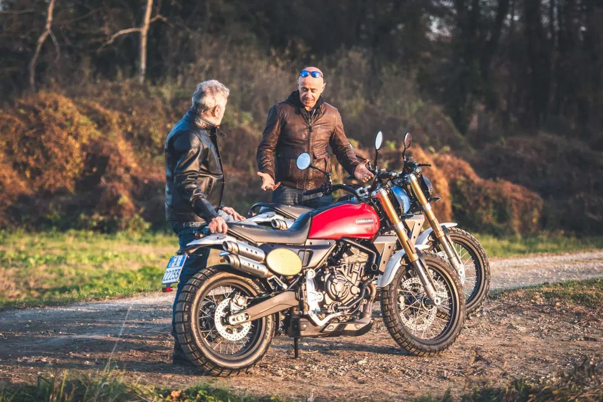 Nico Cereghini e il Perfetto provano la Fantic Caballero 700! SPECIAL TEST su strada e in off (23)