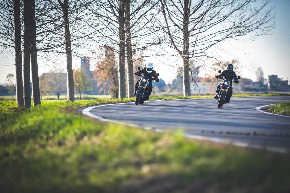 Nico Cereghini e il Perfetto provano la Fantic Caballero 700! SPECIAL TEST su strada e in off (27)
