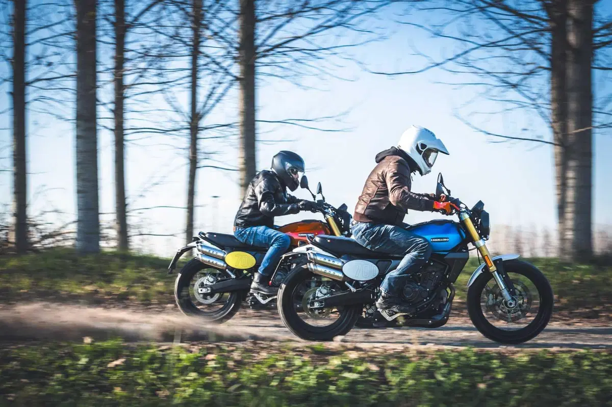 Nico Cereghini e il Perfetto provano la Fantic Caballero 700! SPECIAL TEST su strada e in off (37)